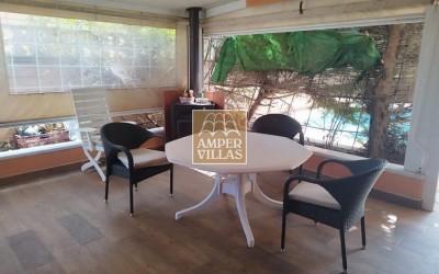 Beautiful and spacious villa in the centre of Albir with private pool.